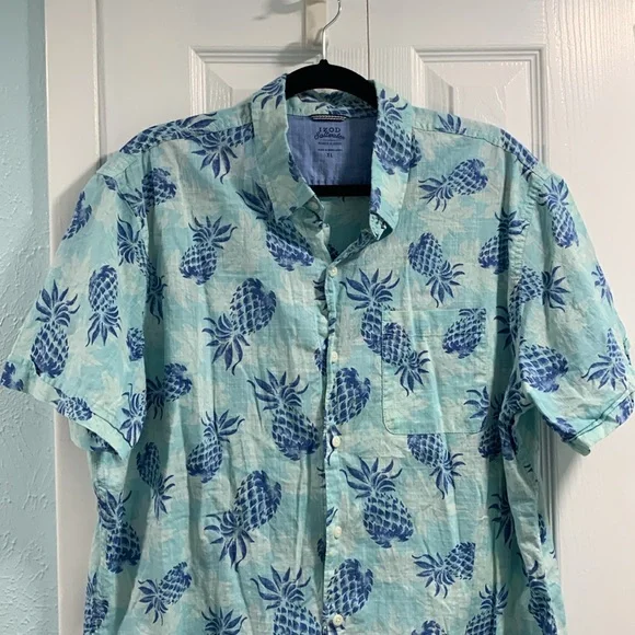 IZOD Saltwater Relaxed Classic Blue Pineapple Button Down - Picture 9 of 10
